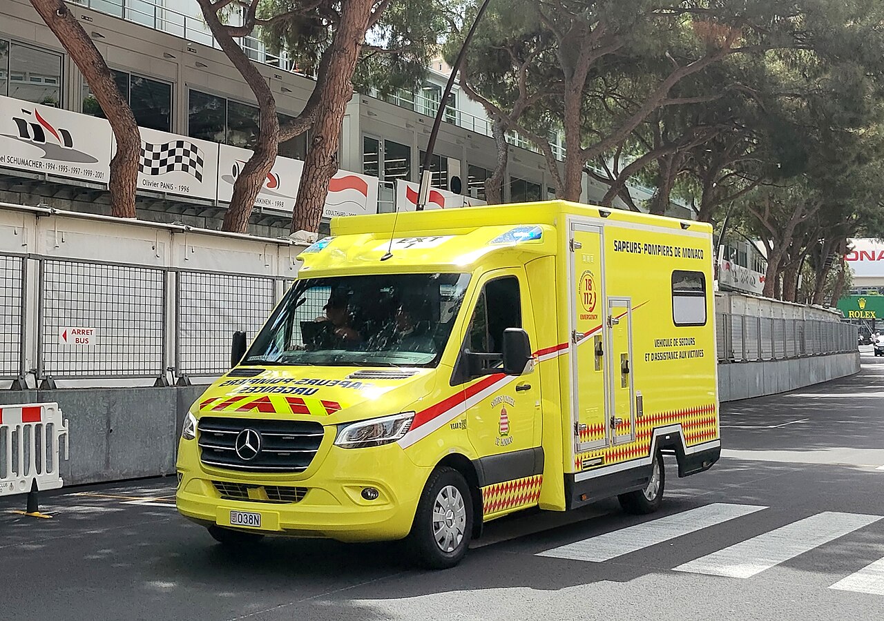 Ambulance AC Assistance Medical vue de l'extérieur
